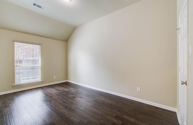 Building Photo - 5015 Crystal Wind Ln