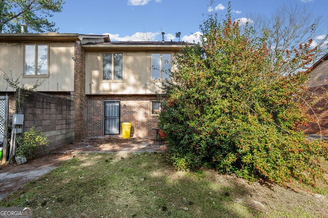 Building Photo - 2127 Golfview Dr SE