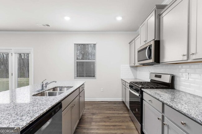 Building Photo - 5370 Swan Ln