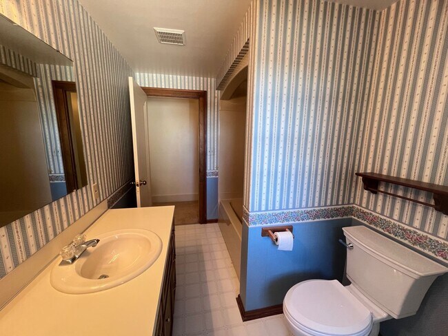Building Photo - Spacious Four Bedroom Home in Byron Center!