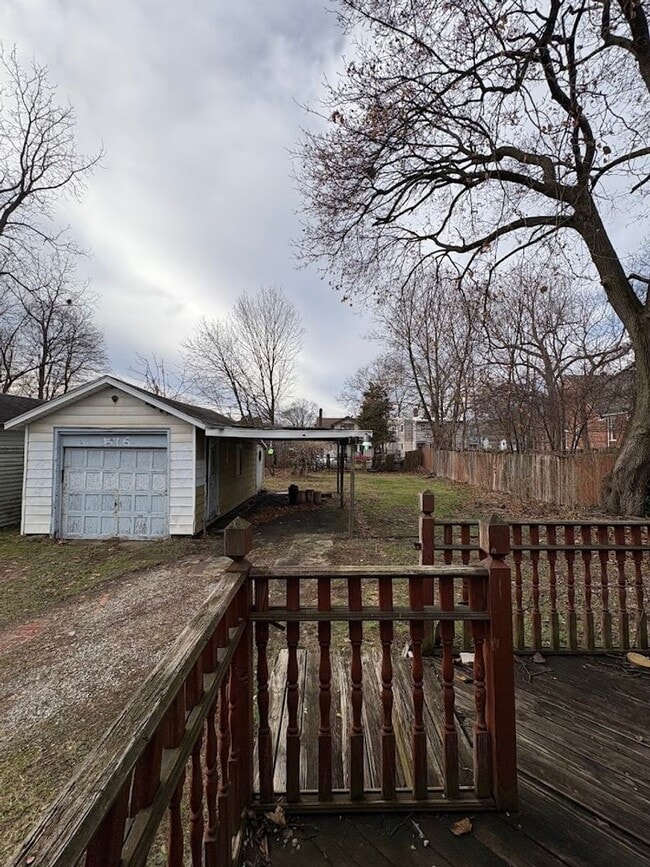 Building Photo - Large 4 bedrooms 2 full bathroom home for rent