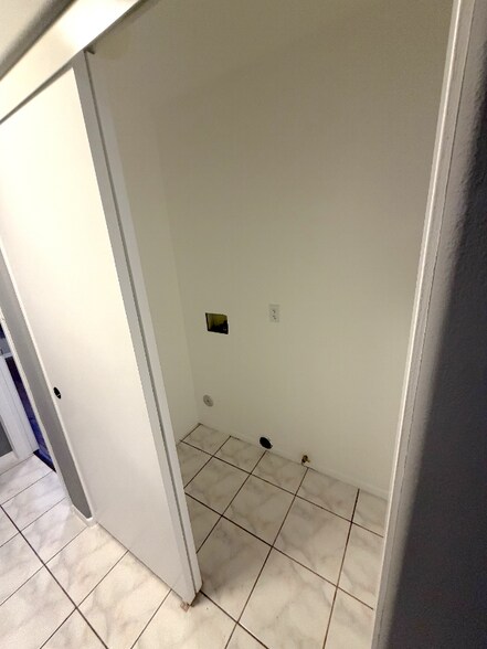 Building Photo - 1503 W Adams Blvd