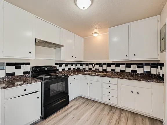 Building Photo - 165 Eisenhower Rd