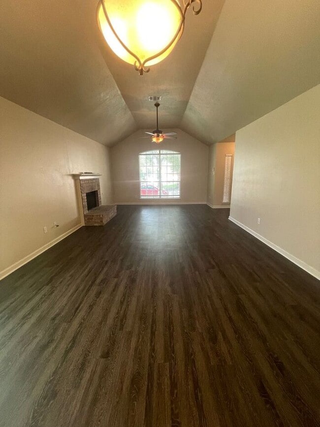Building Photo - PICTURE PERFECT 3/2 Home in Superb Location in Highly Desirable Park Glen Neighborhood!(( Keller ...