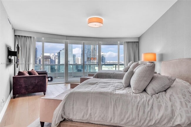 Building Photo - 1643 Brickell Ave