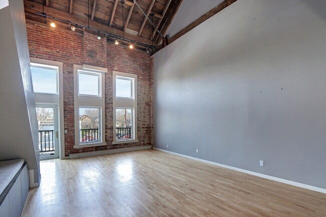 Building Photo - 2711 Welton St