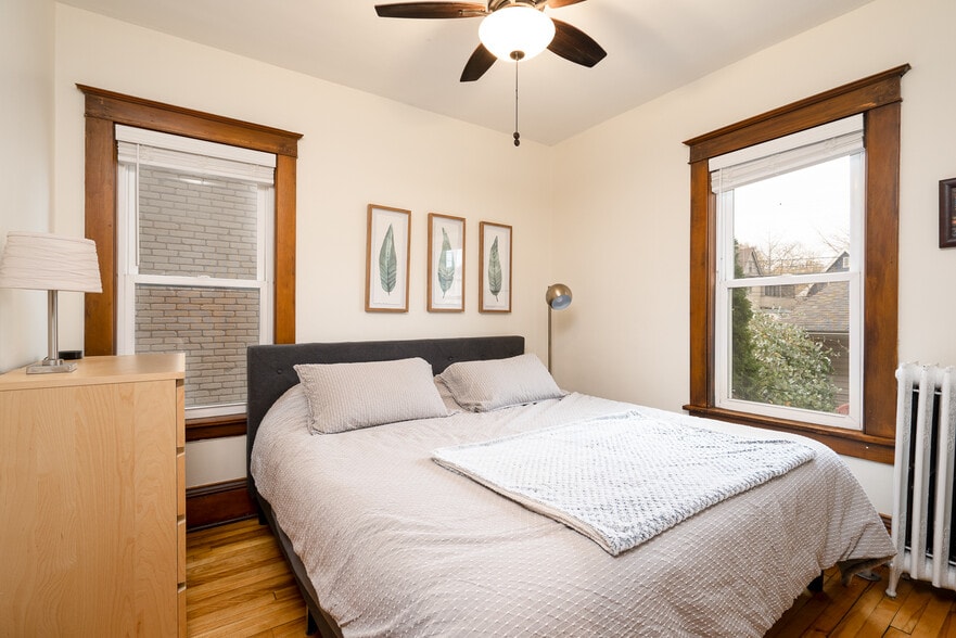 Building Photo - 3117 Fremont Ave S