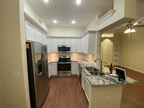 Building Photo - 1901 Post Oak Park Dr