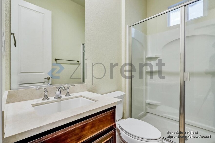 Building Photo - 941 Bracken Ct
