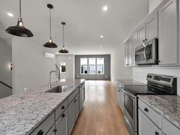 Building Photo - 339 E Village Ln