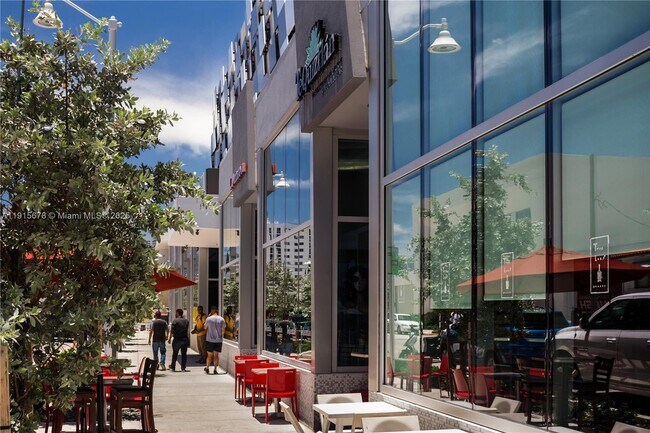 Building Photo - 1800 Sunset Harbour Dr