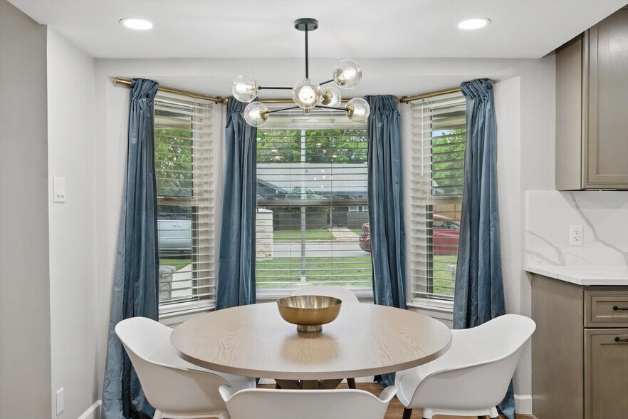 Building Photo - 6333 Tosca Dr