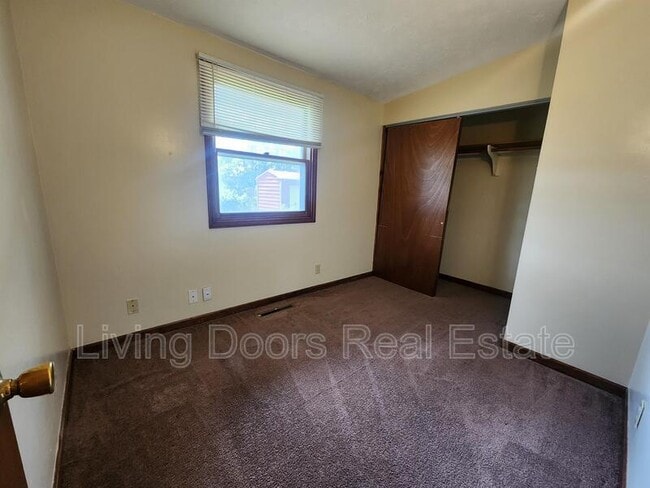 Building Photo - 267 W Rio Rd