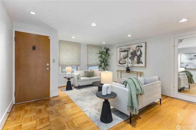 Building Photo - 4Bd/1.75Ba Seattle House