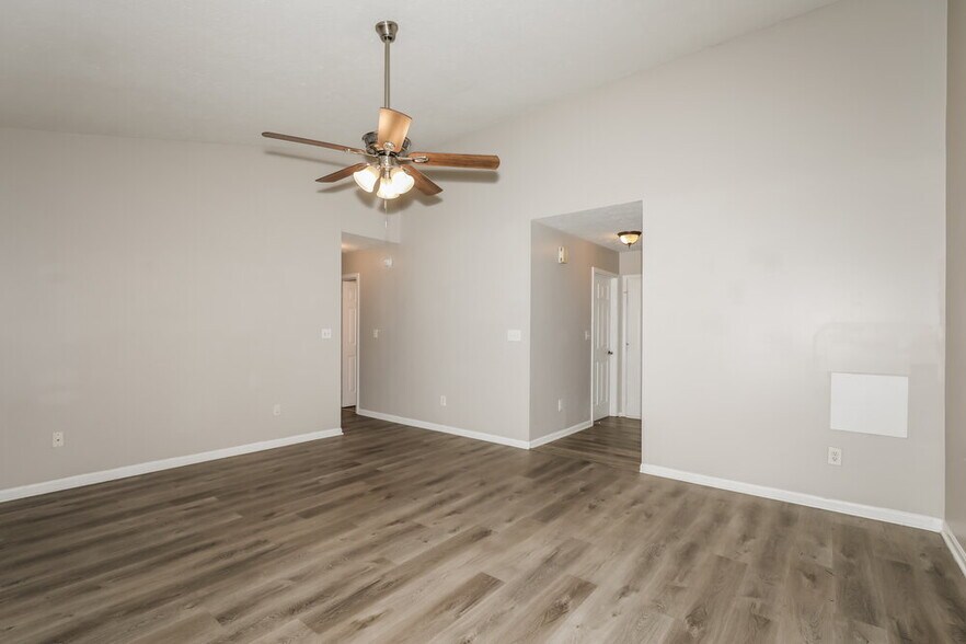 Building Photo - 5298 Gateway Ave