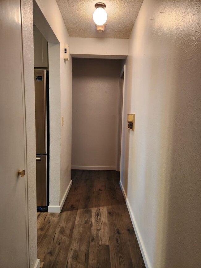 Building Photo - Amazing first floor unit in Arvada!