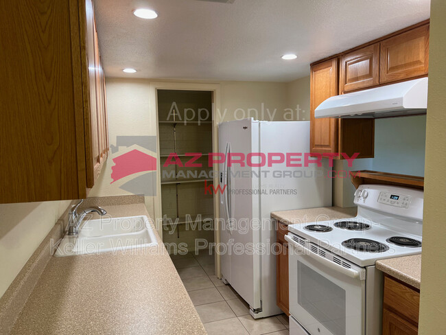 Building Photo - 5407 W Sheena Dr