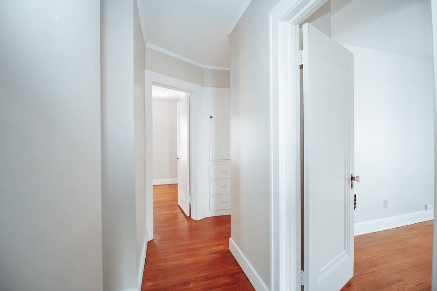 Building Photo - 3744 Bowen Rd