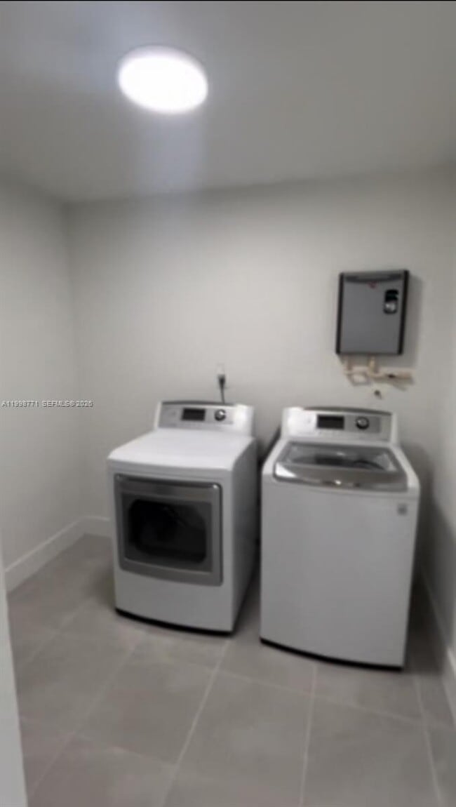 Building Photo - 1666 SW 3rd Ct