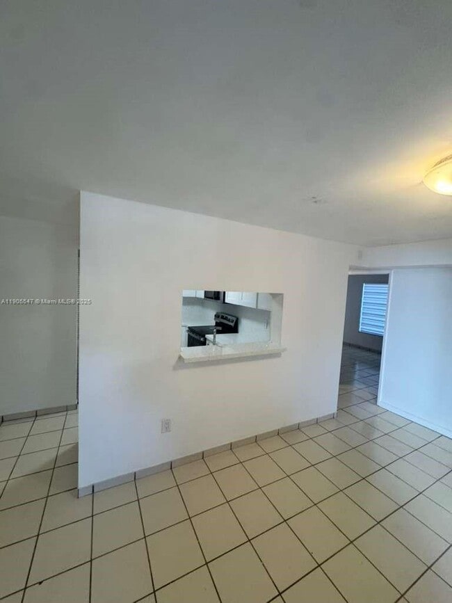 Building Photo - 9140 SW 123rd Ct