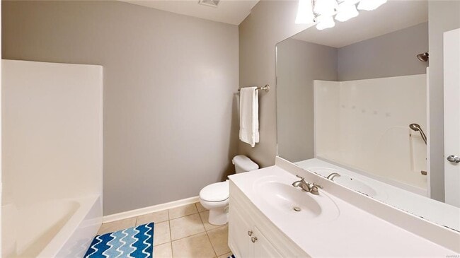 Building Photo - 1067 E Poplar St