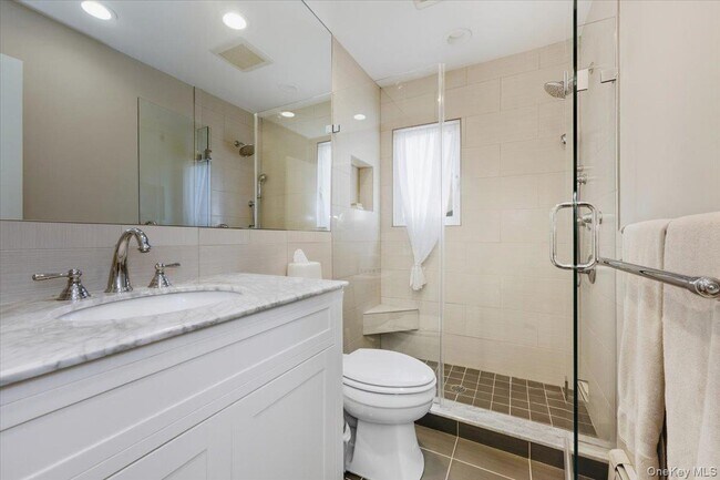 Building Photo - 14 Vinton St