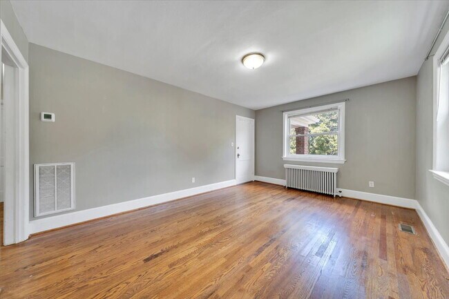 Building Photo - 1228 Wasena Ave SW