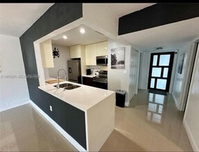 Building Photo - 10640 SW 75th Ln