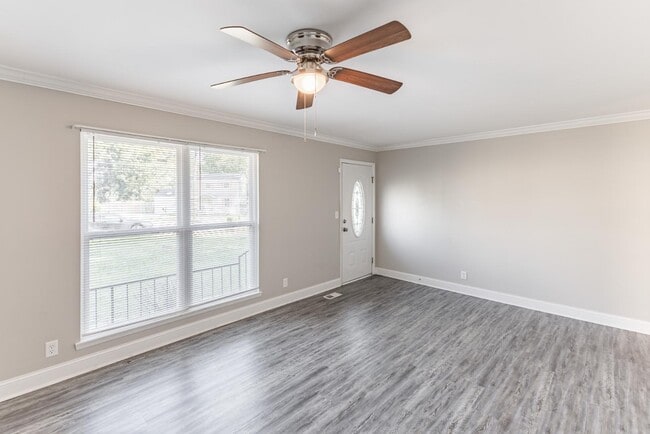 Building Photo - 2402 Mcclain Cir NW