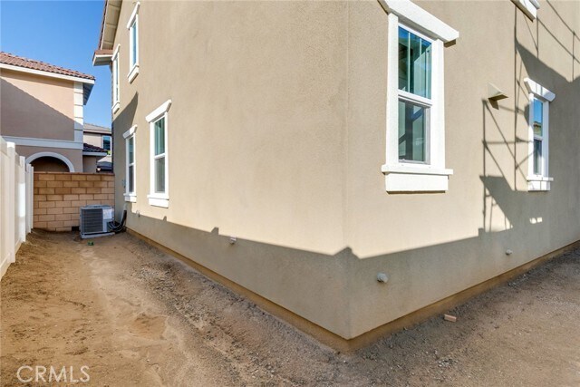 Building Photo - 10865 Pala Bells St