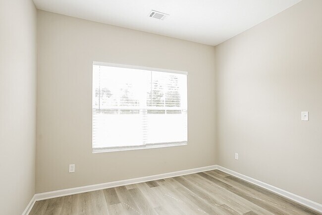 Building Photo - Cozy 4 Bedroom Home in Thomson, GA