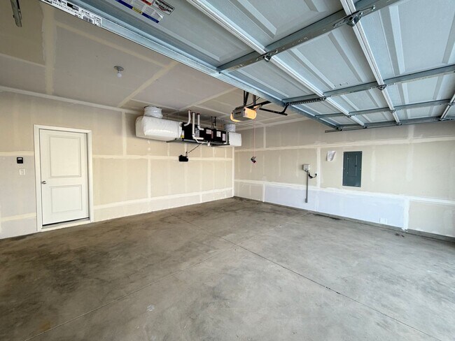 Building Photo - Brand New Foxtail Rancher