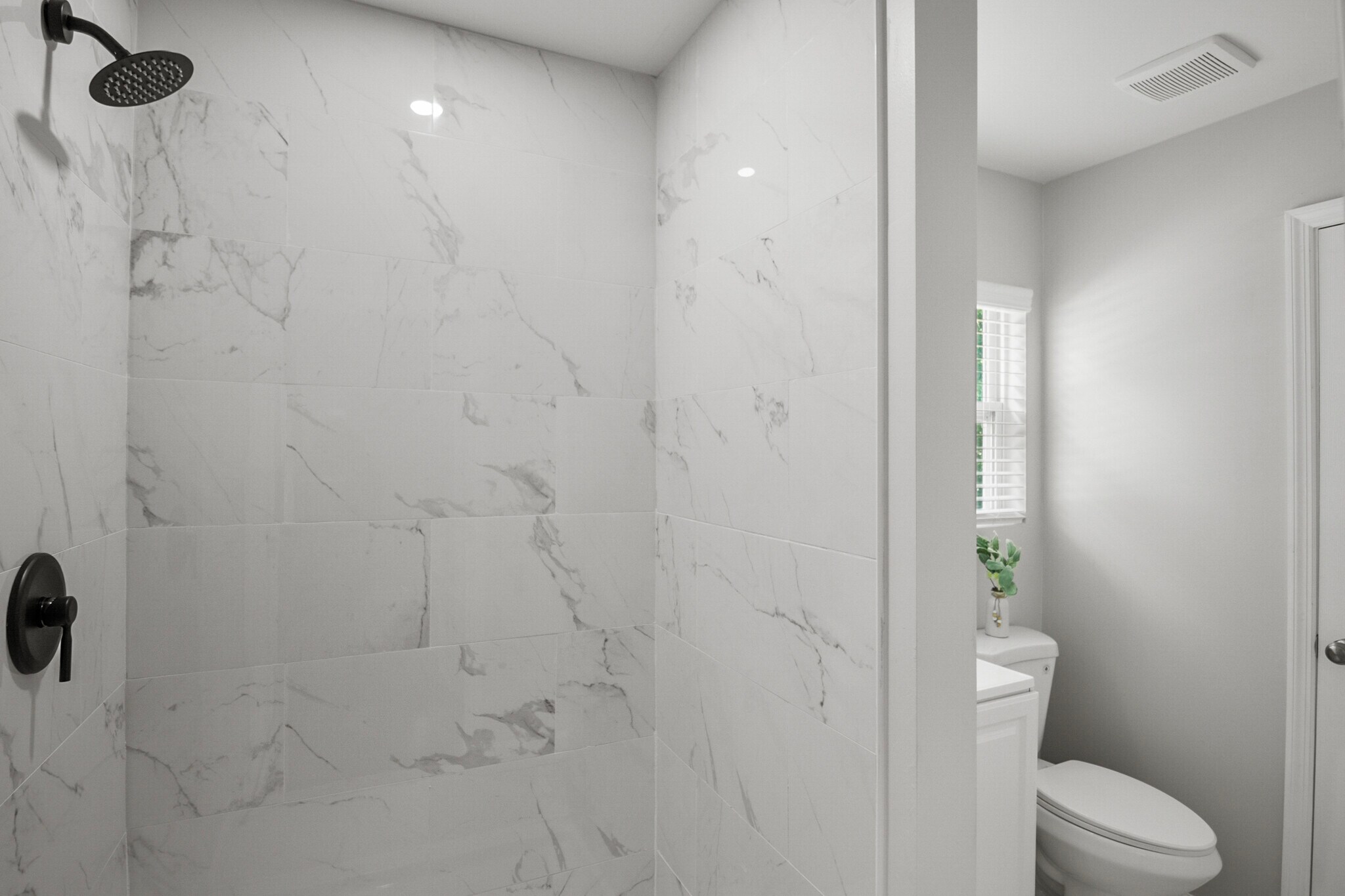 Building Photo - 789 Main St