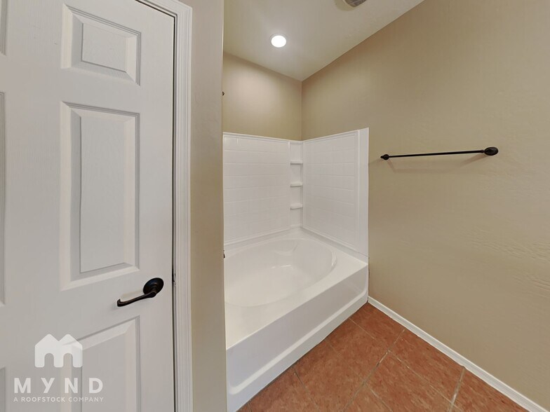 Building Photo - 12853 N 87th Dr