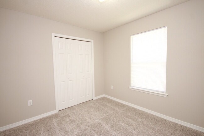 Building Photo - 3BR/2BA Southwest Pensacola Home with 1-Car Garage, Garden Tub Primary Suite & Convenient Access ...