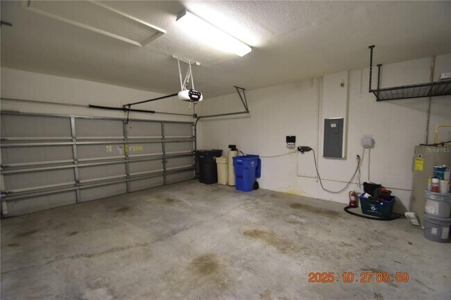 Building Photo - 8806 Cameron Crest Dr