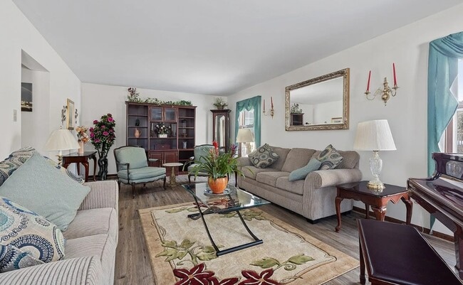 Building Photo - 2311 Messines Ridge Ct