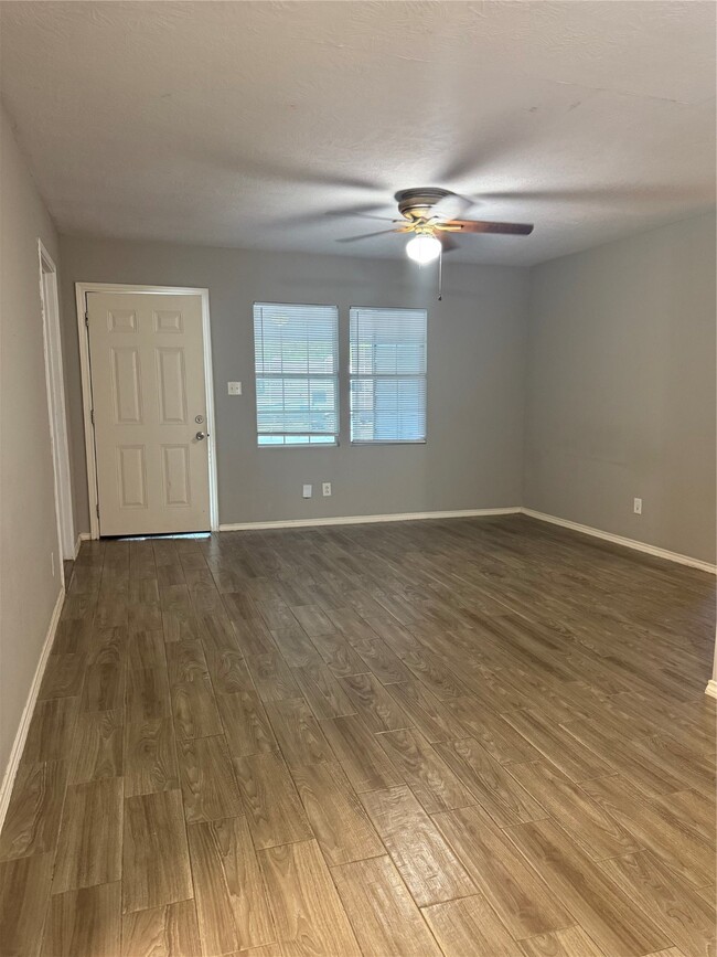 Building Photo - 1401 Craig Dr