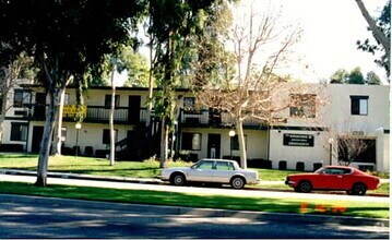 Building Photo - Rosewood Park Senior Apts