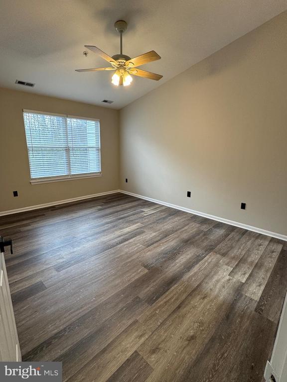 Building Photo - 6132 White Marble Ct