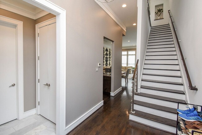 Building Photo - 1211 Rosine St