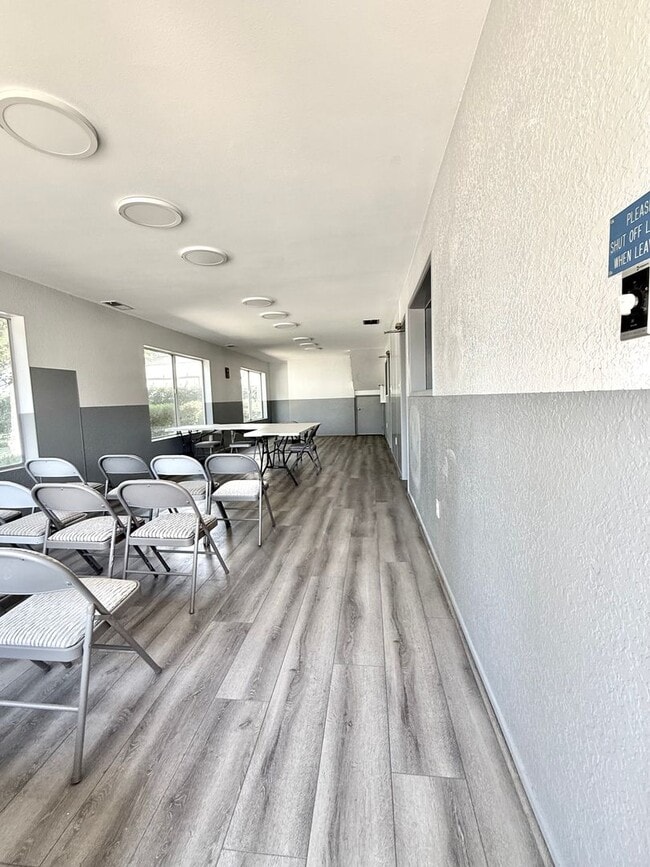 Building Photo - Beautiful 3 bedroom, 3 bath condo in Grand...
