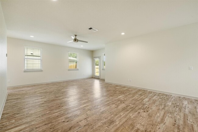 Building Photo - 253 Deserti Rd