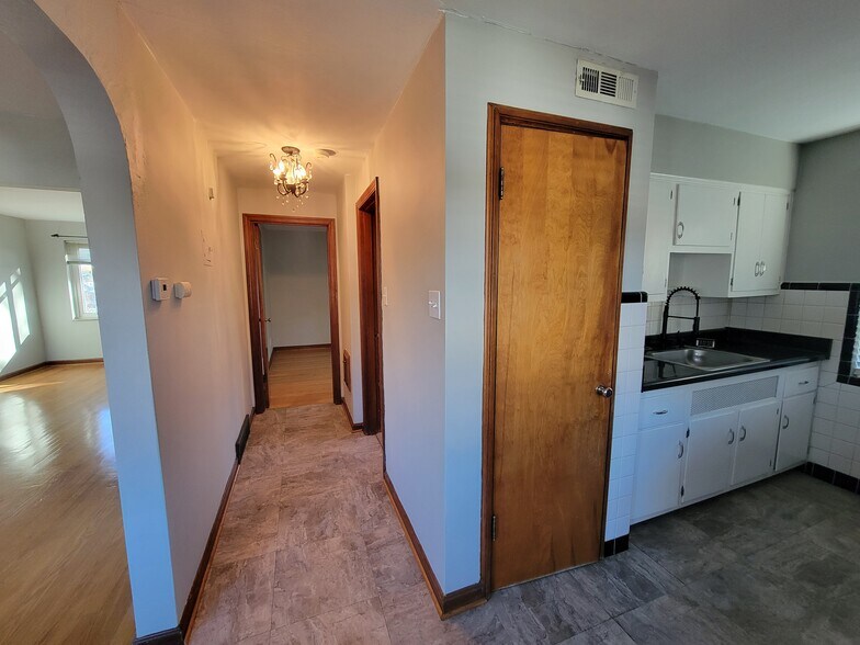 Building Photo - 5849 Eichelberger St