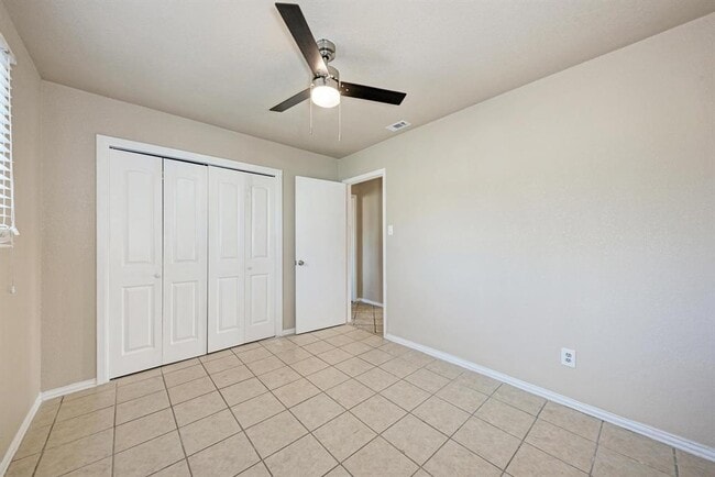 Building Photo - 1502 Sagebrush Dr