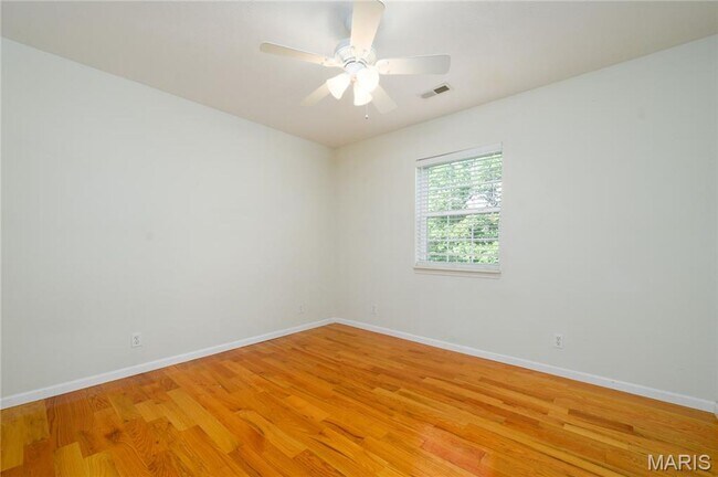 Building Photo - Amazing 4 bedroom 3.5 Bath house