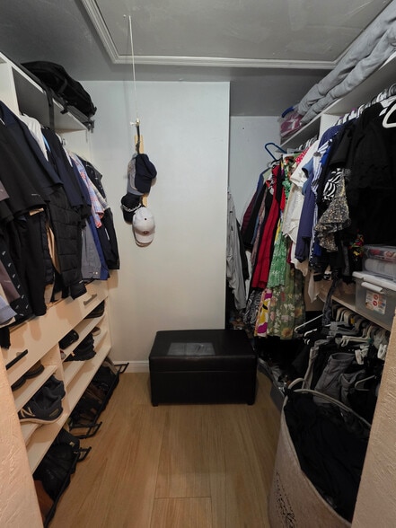 Master Closet - 3425 Timberwood Cir