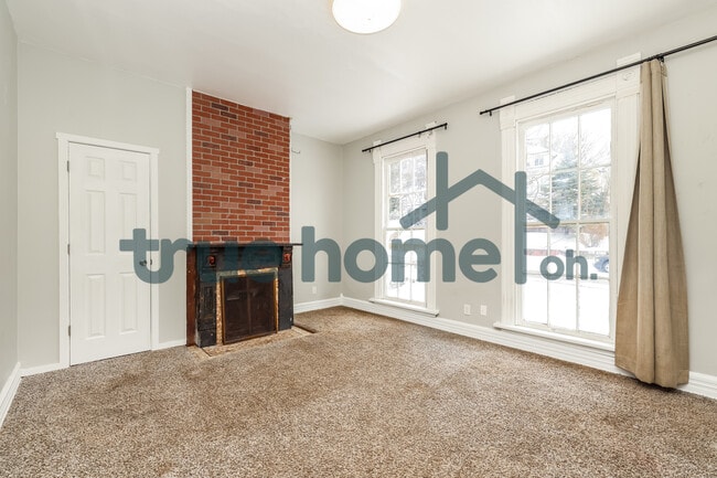 Building Photo - 121 Glencoe Ave