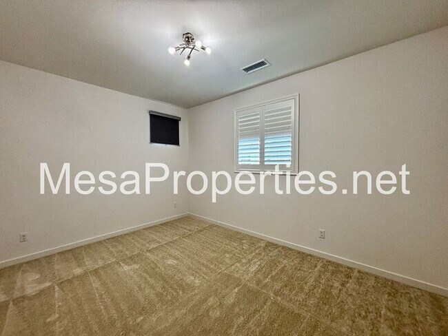 Building Photo - 7031 Aloe Ln