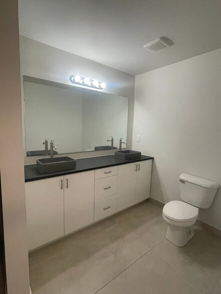 Building Photo - 6200 2nd Ave